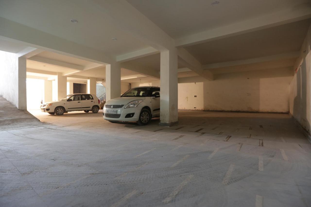 Hotel O Mahipalpur Inn Nuova Delhi Esterno foto