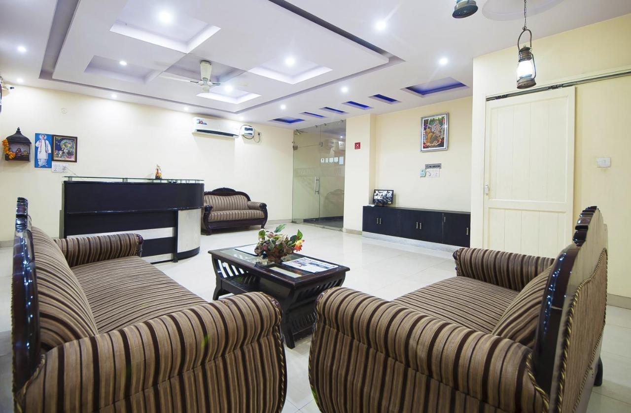 Hotel O Mahipalpur Inn Nuova Delhi Esterno foto
