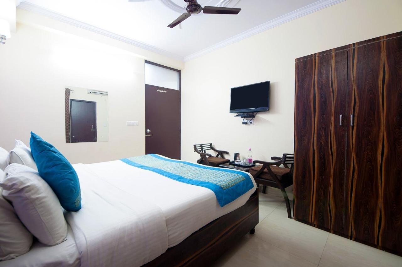 Hotel O Mahipalpur Inn Nuova Delhi Esterno foto