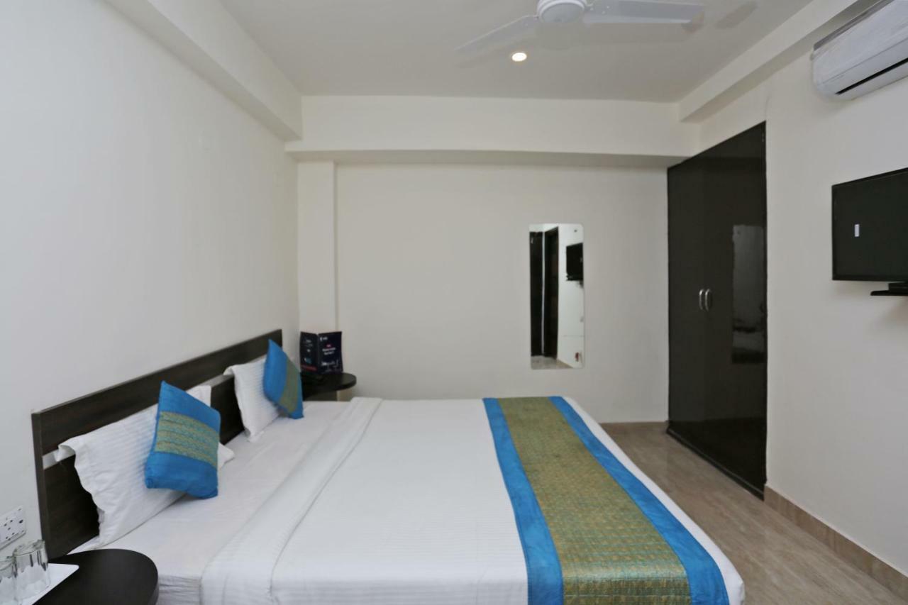 Hotel O Mahipalpur Inn Nuova Delhi Esterno foto